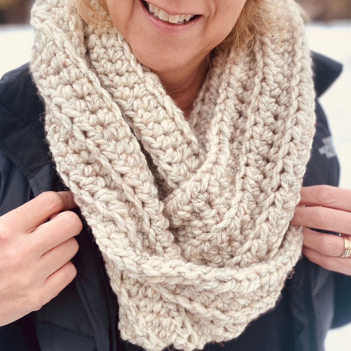 Crochet Infinity Scarf Pattern for Beginners