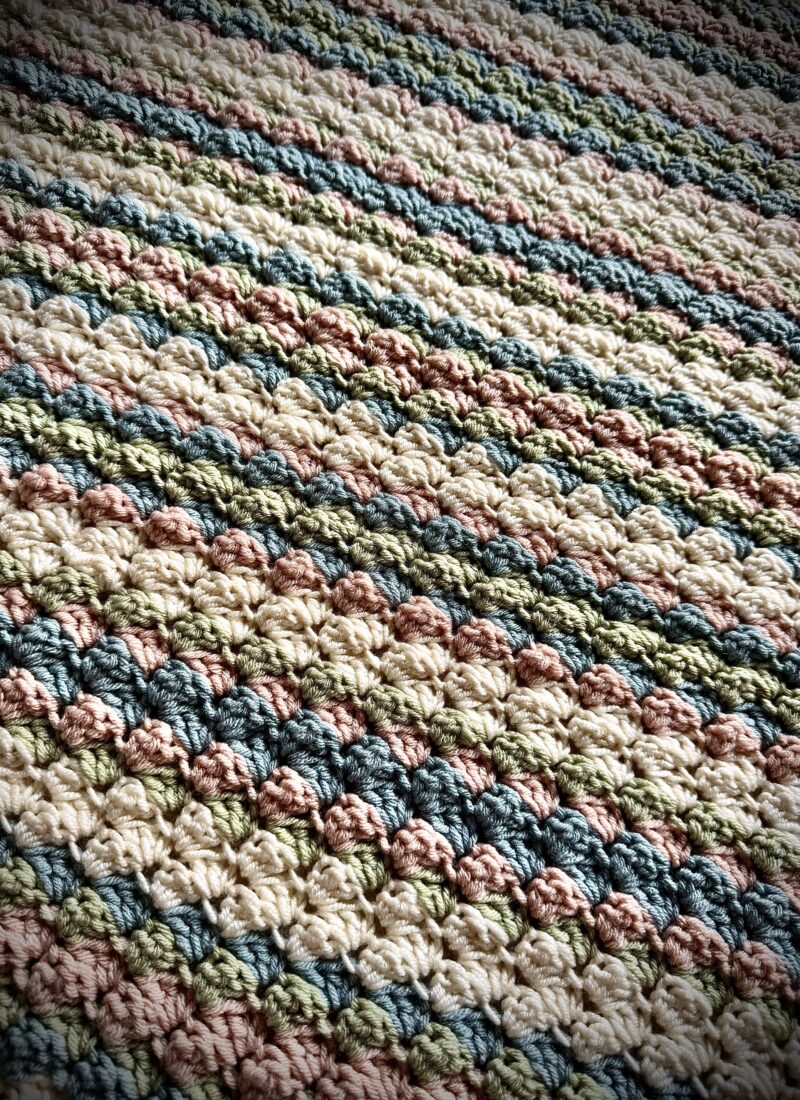 The Blanket Stitch Crochet Baby Blanket | Easy Crochet Baby Blanket Pattern for Beginners